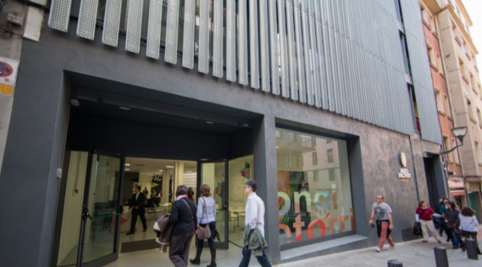 El Ayuntamiento de Bilbao ofrece a nuevas empresas espacios de trabajo para facilitar su puesta en marcha a través de la red “Auzo Factory”