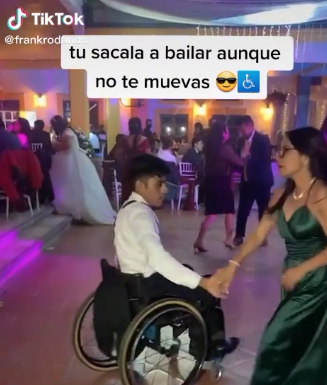 El baile de este joven en silla de ruedas ha conquistado las redes