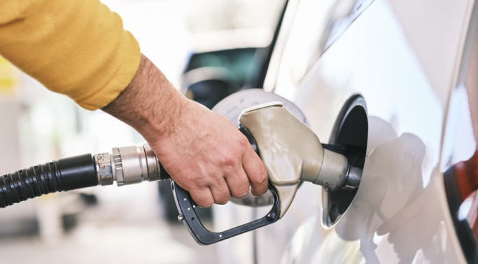 El petróleo sigue al alza