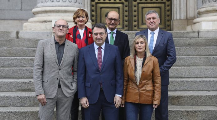 El Grupo Vasco registra su propuesta para que una Comisión independiente investigue los abusos en el seno de la Iglesia