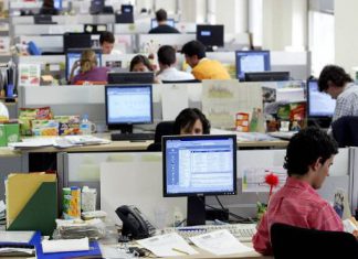 Gobierno y sindicatos pactan una subida salarial del 11% para los empleados públicos hasta 2028