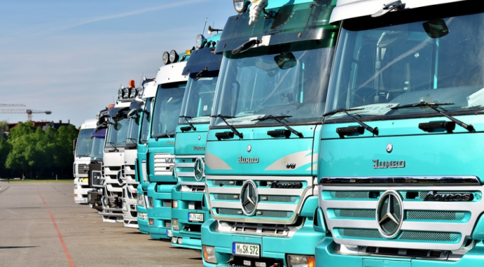 Arranca la huelga indefinida del sector del transporte por el precio del combustible