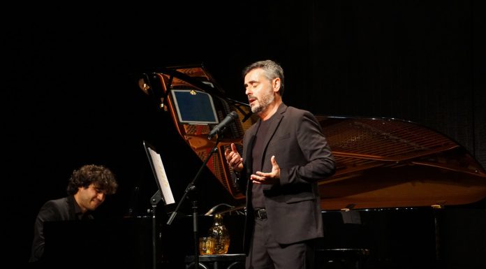 El tenor Andoni Martínez Barañano revivirá en el Teatro Campos, el 27 de marzo, las ‘Canciones para una vida’ de artistas como Carlos Gardel, Mikel Laboa, Luis Mariano y Chavela Vargas