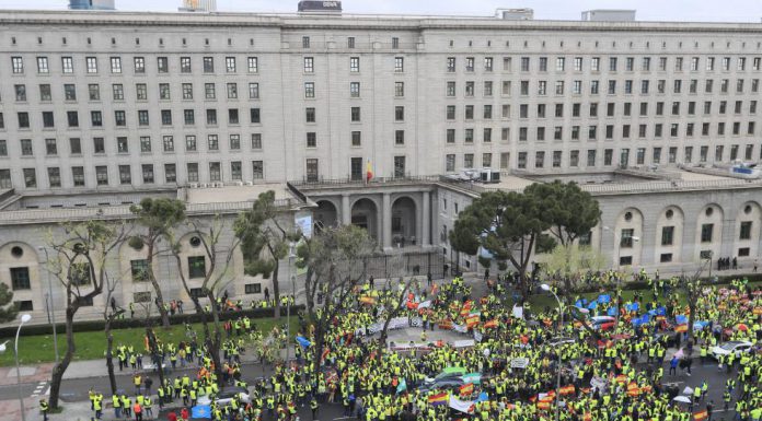 El Gobierno accede a reunirse con los pequeños transportistas
