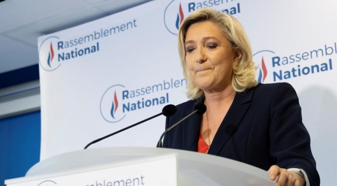 Iparralde apuesta por Macron y frena a la ultraderechista Marine Le Pen