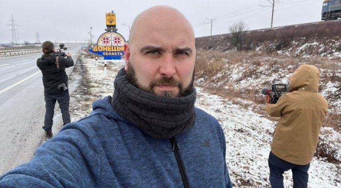 Recogida de firmas «para que se respeten los derechos del periodista» detenido e incomunicado en Polonia