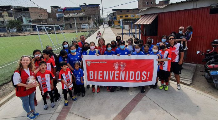 Más de 150 niñas mejoran su calidad de vida través del deporte en Villa El Salvador (Perú) con Fundación Athletic y Diputación