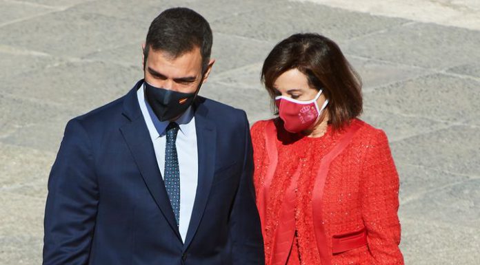 El Gobierno denuncia que los teléfonos de Pedro Sánchez y Margarita Robles han sido “infectados” con Pegasus