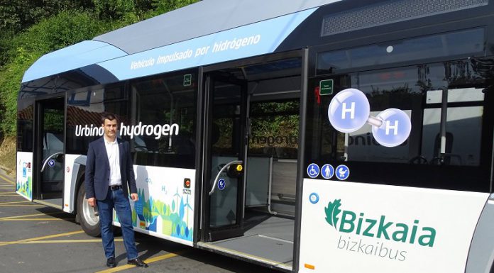 Bizkaibus realiza pruebas de circulación y repostaje con un autobús propulsado por hidrógeno