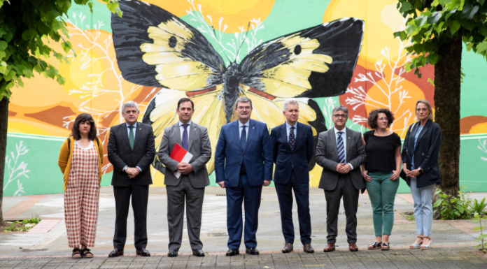 El alcalde de Bilbao visita la Vaguada del Peñascal tras la finalización de las obras de mejora paisajística y la ejecución de dos nuevas zonas cubiertas
