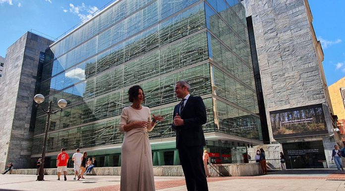 Gobierno Vasco y Diputación presentan el convenio para integrar la Biblioteca Foral en el Sistema Bibliotecario de Euskadi