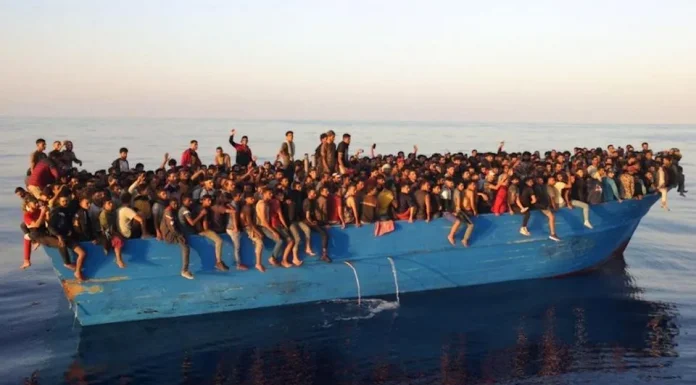 El CNI avisa a España de que Argelia prepara una avalancha de 10.000 inmigrantes ilegales