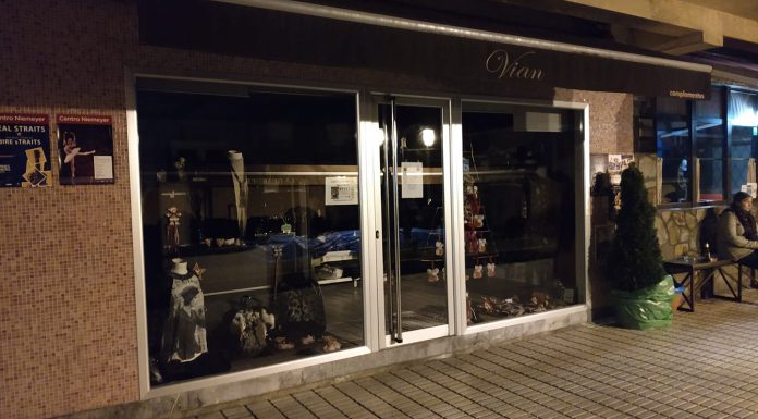 El Gobierno limita la luz de los escaparates y el aire acondicionado para ahorrar energía