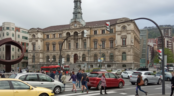 El Ayuntamiento de Bilbao pone en marcha el primer curso de lengua de signos dirigido al personal municipal