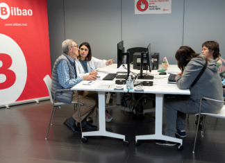 El Ayuntamiento de Bilbao amplía el servicio de ayuda digital con 4 nuevos puntos en los barrios de Uribarri, Casco Viejo, Abusu y Abando