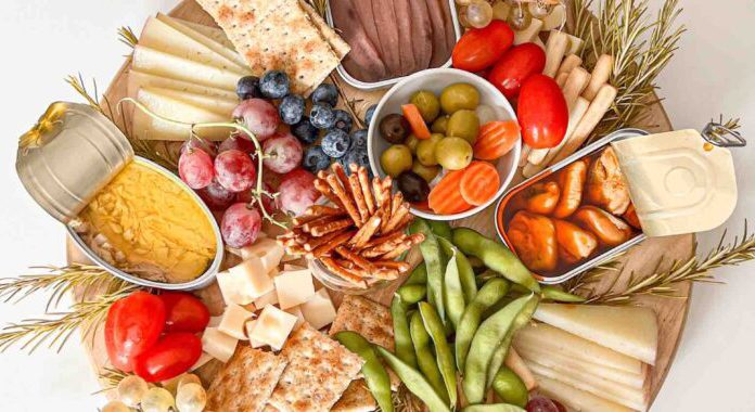 Tabla de aperitivos para Navidad propuesta porn Conservas Serrats