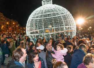 La Navidad llega a Bilbao con el tradicional encendido de luces