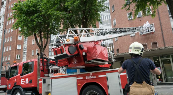 El Ayuntamiento de Bilbao recuerda que está prohibida la venta no autorizada de material pirotécnico y desaconseja su manipulación