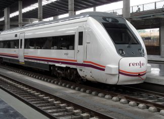 Nuevas condiciones de los abonos gratuitos de trenes Media Distancia para evitar fraudes Euskadi gestionará los ferrocarriles de Cercanías