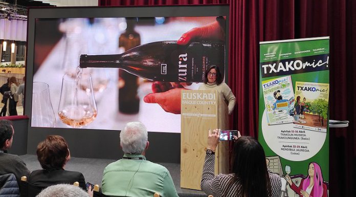 Txakomic, la novedosa iniciativa que aúna el txakoli de Bizkaia y el cómic vasco llega a FITUR