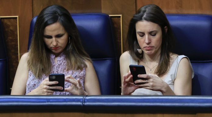 El Estado compra smartphones de 1.600 euros a los diputados