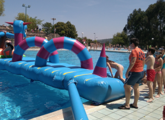 Bilbao Kirolak organiza 2 sesiones gratuitas de hinchables acuáticos en los polideportivos de Deusto y Txurdinaga