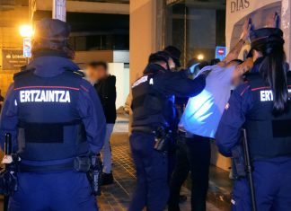 La Ertzaintza actúa en el marco del «Plan Especial de Prevención ante el Uso de Armas Blancas y Objetos Peligrosos»