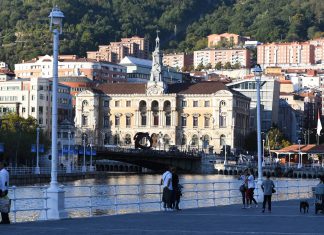 El Ayuntamiento de Bilbao activa un recurso para facilitar el «informe de vulnerabilidad» exigido en el proceso de regularización de personas inmigrantes