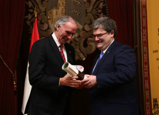 El Ayuntamiento de Bilbao y el Athletic Club dedican un escrito conjunto al ‘Txopo’ por su 80 cumpleaños en el que le anuncian un regalo muy especial