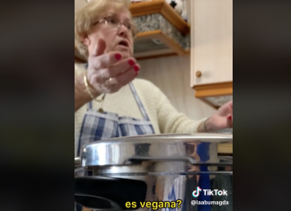 Le gasta una broma a su abuela diciéndole que se ha vuelto vegana y la reacción de esta se vuelve viral