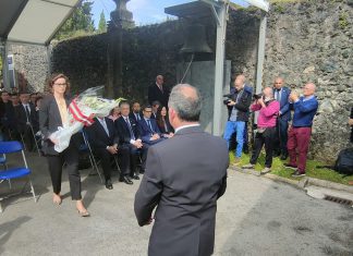 Gernika conmemora el 86 aniversario del Bombardeo con una ofrenda floral a las víctimas