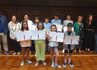 La Diputación Foral de Bizkaia entrega los premios literarios BizkaIdatz Txikia