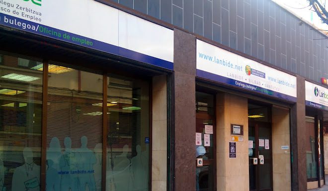 Los trabajadores con salario precario que cobran la RGI en Euskadi aumentan un 23% en doce meses
