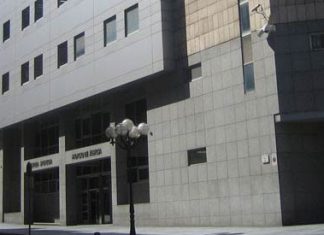 Las sucesivas huelgas desatan un caos en el Registro Civil