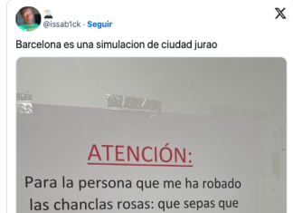 El cartel que cuelga por el robo de unas «chanclas rosas» arrasa en redes