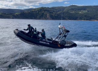 Rescatados cuatro vizcaínos en la costa de Santoña al borde del agotamiento y con hipotermia