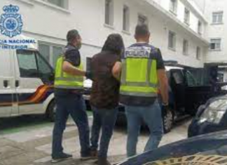 Un hombre detenido en Bilbao por poseer y distribuir más de 1.500 vídeos de pornografía infantil