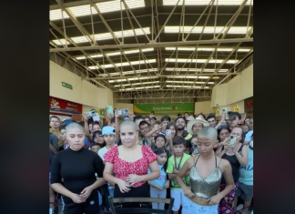 Tres chicas se rapan para entrar en el sorteo de un iPhone 15 y ocurre esto