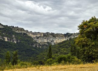 La autopsia de los cuerpos hallados en Urbasa apunta a que el padre pudo lanzarse al vacío con el hijo en brazos