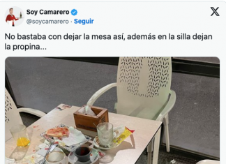 Un camarero enseña cómo dejaron la mesa unos clientes maleducados y no es para menos