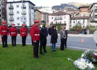 Homenaje a Ana Isabel Arostegui y a Javier Mijangos, ertzainas asesinados por ETA