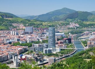 Bilbok, Getxok, Bidasoak, Arabako Haranek, Debagoienak eta Busturialdeak Turismo Helmuga Adimendunaren bereizgarria lortu dute