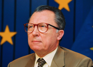 Jacques Delors: Europako Batzordeko egungo presidenteak adierazpen bat eta hitzaldi bat eman ditu hildako presidente ohiari buruz