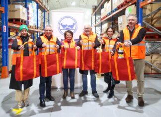 Sostenibilidad dona más de mil bolsas recicladas para apoyar al Banco de Alimentos