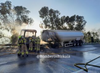 Muere un camionero tras incendiarse su camión cisterna en la N-644 en Santurtzi