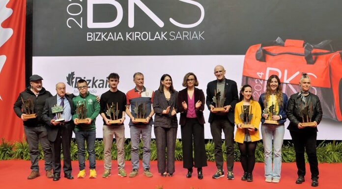 Bizkaia reconoce la labor del deporte base en Bizkaia en los Premios Bizkaia Kirolak Sariak 2024