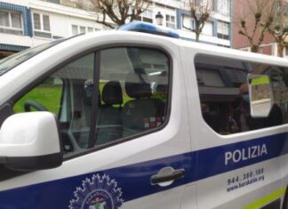 Barakaldoko Udaltzaingoak bi gizon atxilotu ditu etxebizitza batean lapurtzen saiatzeagatik