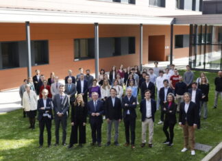 Diecisiete jóvenes y una quincena de empresas han participado en la 3a edición del “Programa Inmersión en Empresa Familiar” impulsado por Deusto Business School, Fundación Antonio Aranzabal y Rural Kutxa