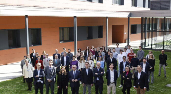 Diecisiete jóvenes y una quincena de empresas han participado en la 3a edición del “Programa Inmersión en Empresa Familiar” impulsado por Deusto Business School, Fundación Antonio Aranzabal y Rural Kutxa