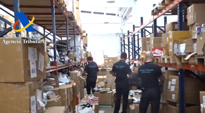 Intervienen miles de artículos falsificados de marcas de lujo en tres pabellones de Hernani